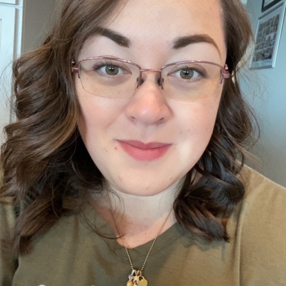 Meet your Posher, Amanda - Picture 1 of 1